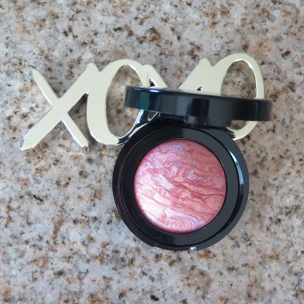 LAURA GELLER Baked Blush n Brighten in TROPIC HUES